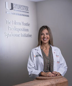 Dr. Carmen Calfa